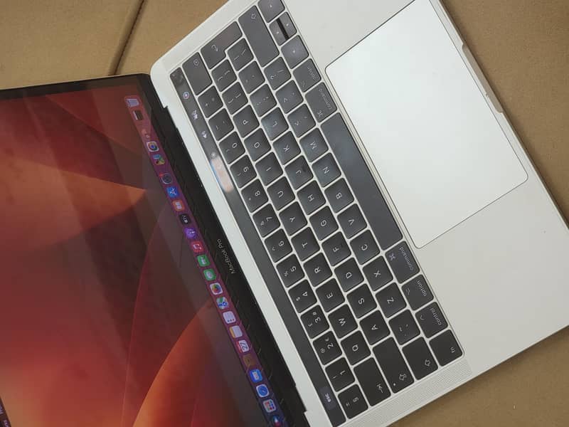 Apple Macbook Pro 2017 4