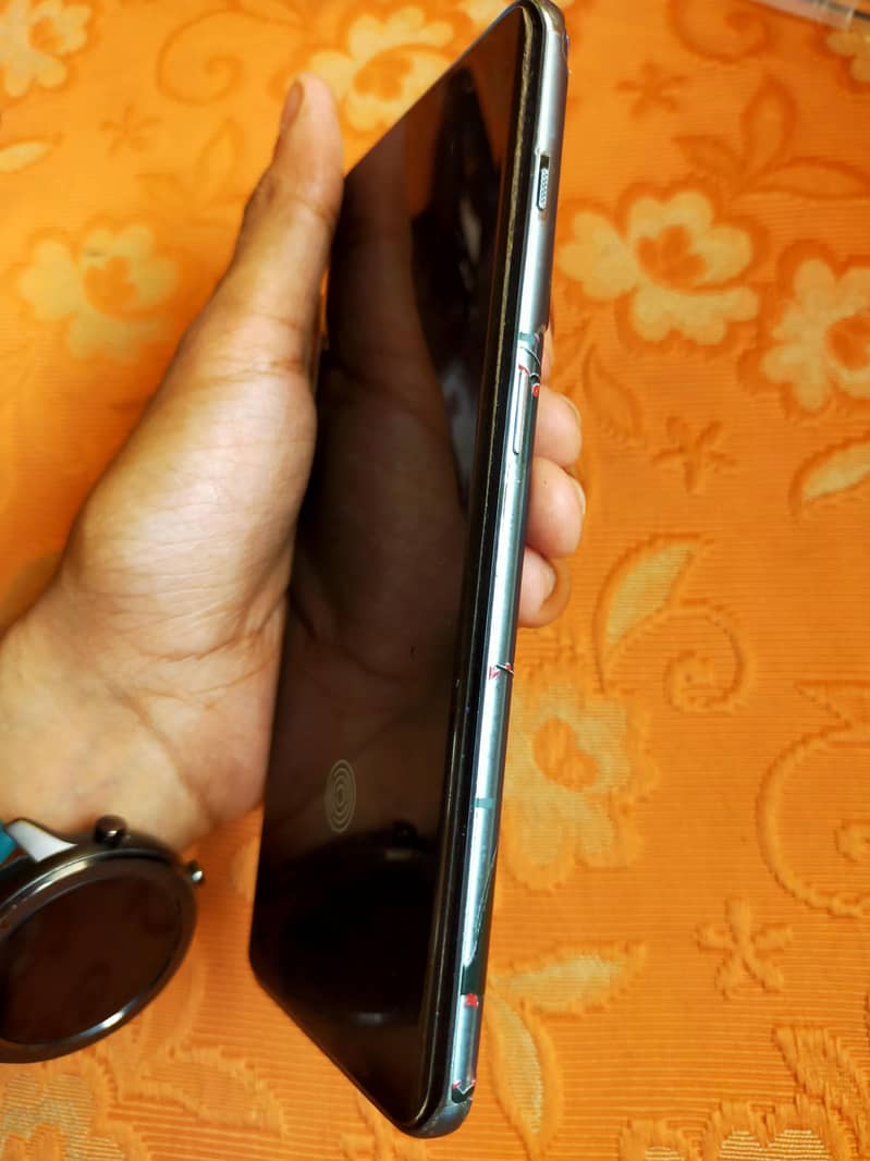 One Plus 10 Pro 4