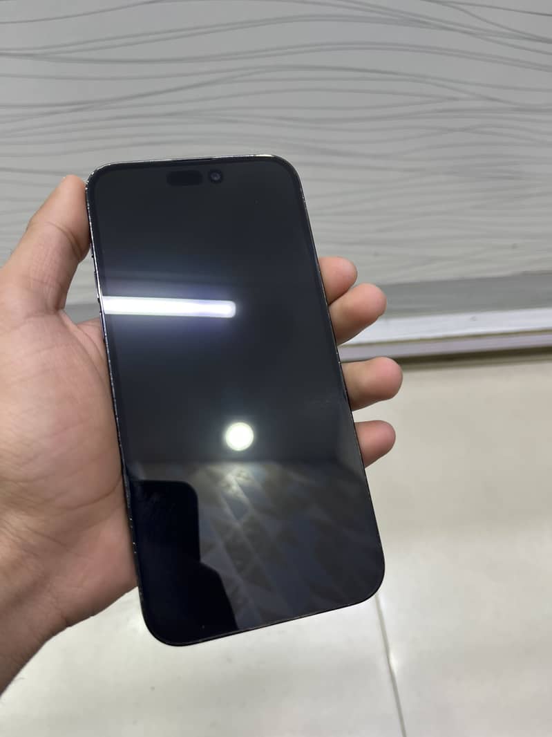 Apple iPhone 14 Pro Max 1