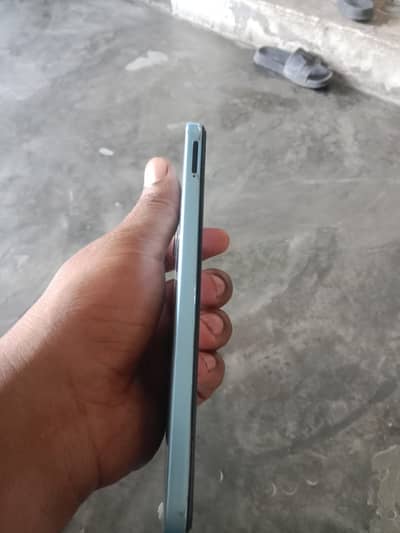 mobile boxs available charge nahi ha charge pen change ha