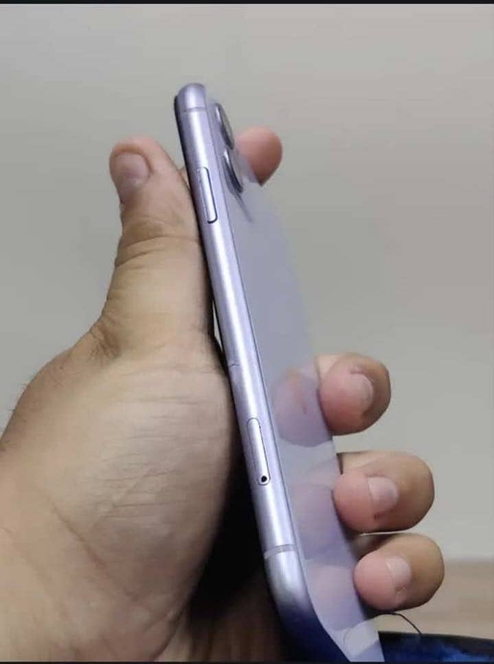 Apple iPhone 11 3
