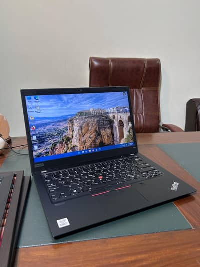 Lenovo Thinkpad t14s i7 10th Gen touch screen 16/256 brand new