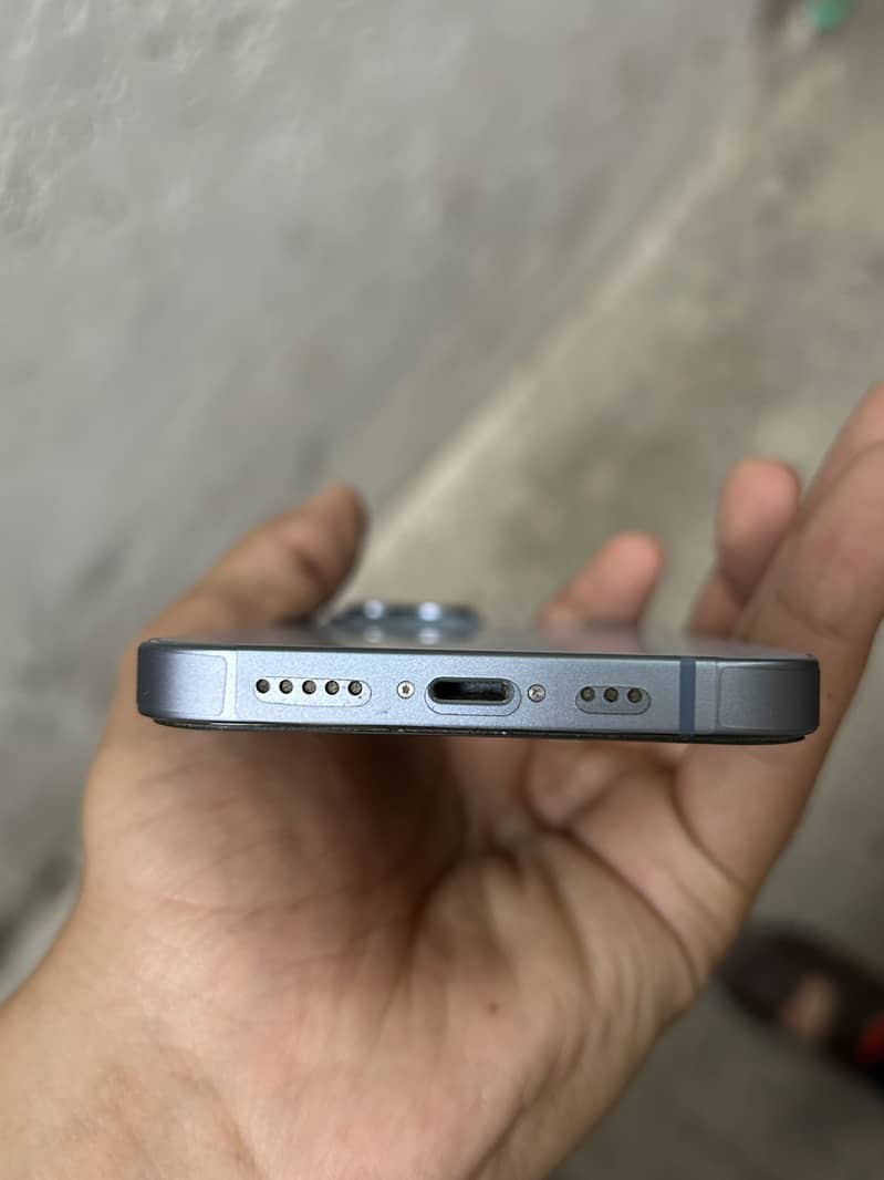 Apple iPhone 14 3