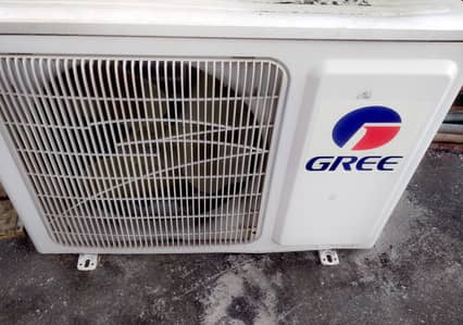 Gree one ton working condition for sale all accessories available
