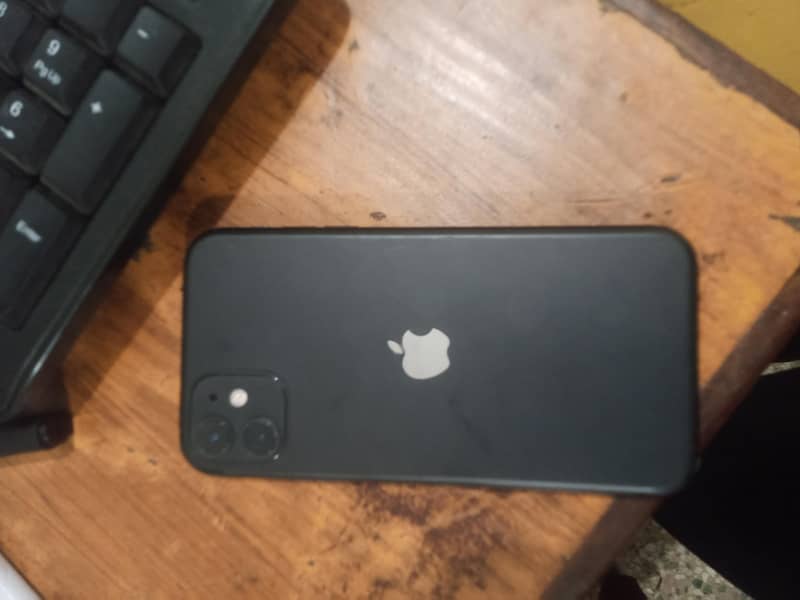 Apple iPhone 11 4