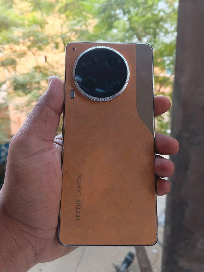 Tecno CAMON 30   24/256 1
