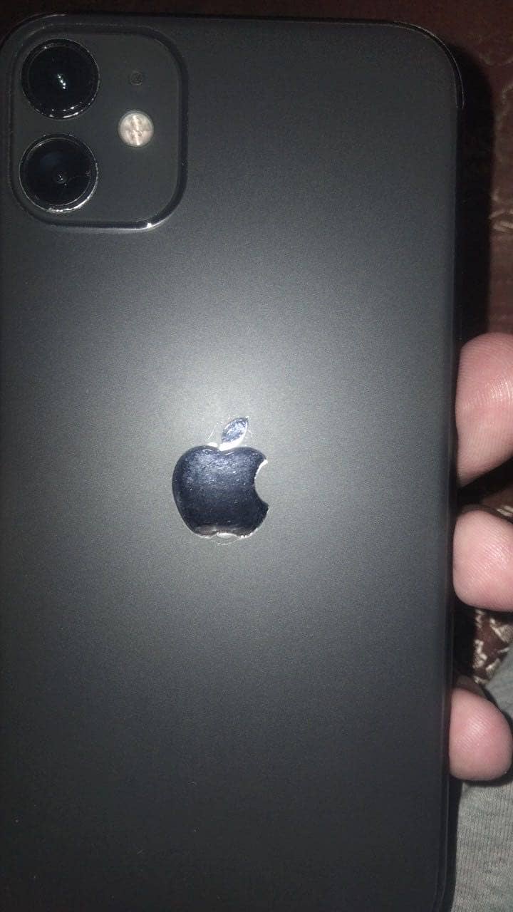 Apple iPhone 11 7