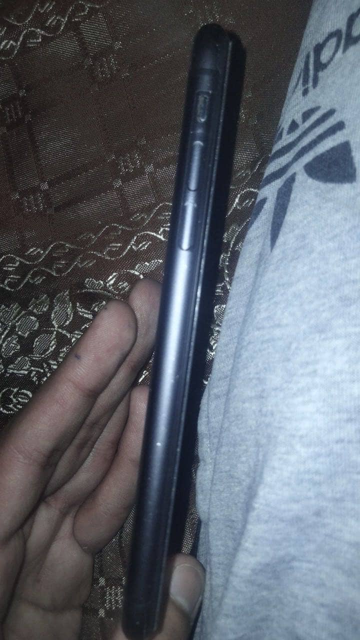 Apple iPhone 11 8