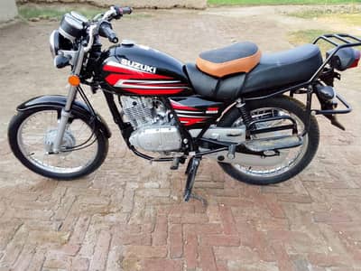 sel bike sirf 15 din chali hue hai  03427008454