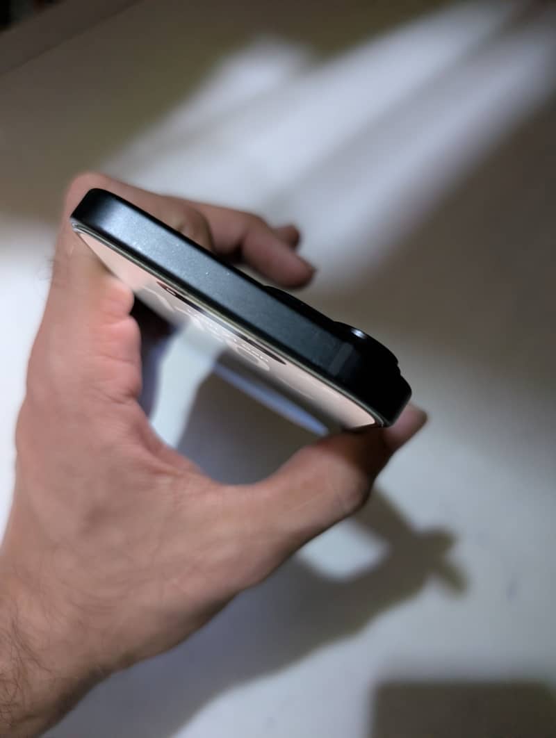 Apple iPhone 15 4
