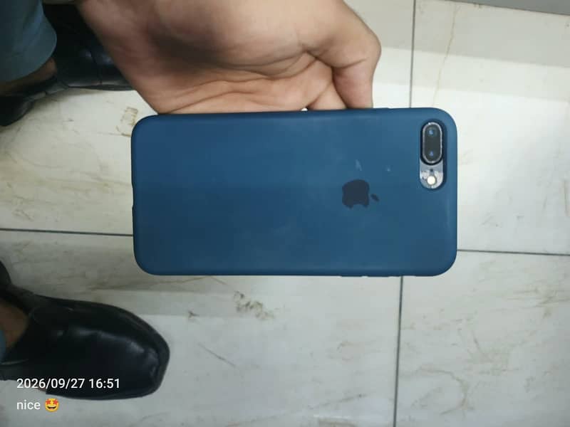 Apple iPhone 7 Plus 5