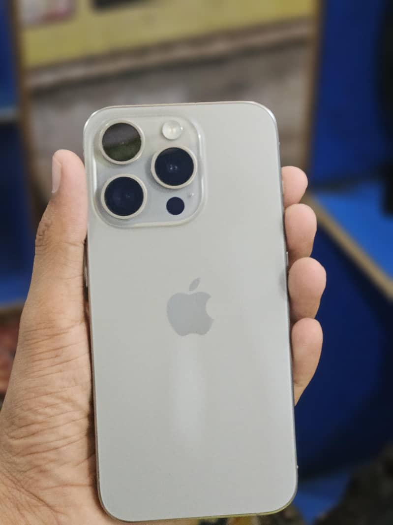 Apple iPhone 15 Pro 2