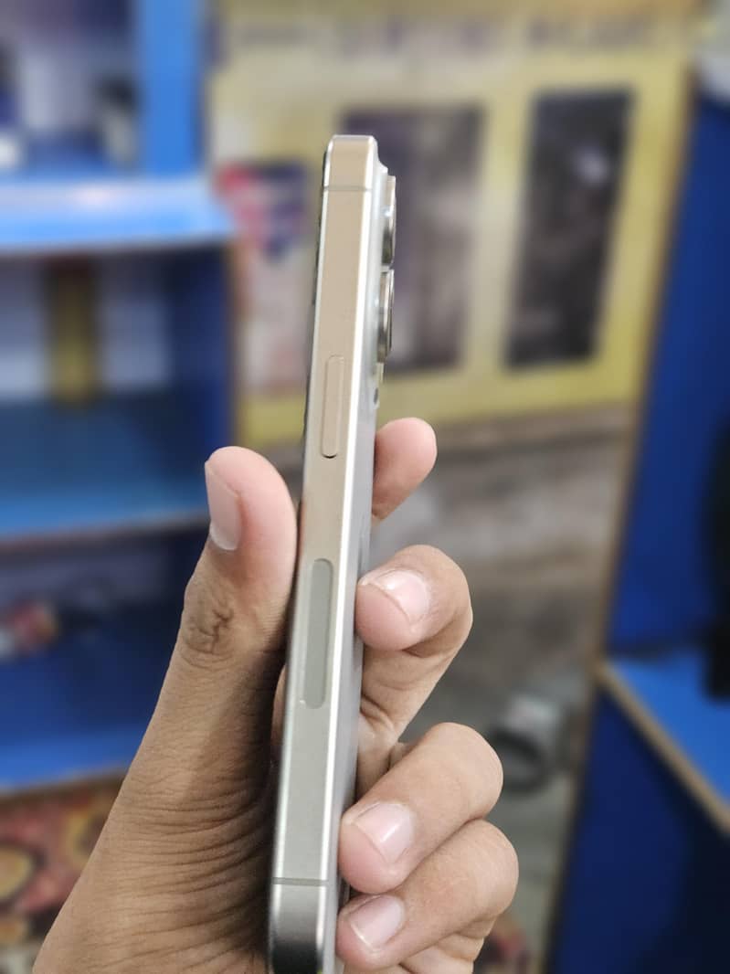 Apple iPhone 15 Pro 5
