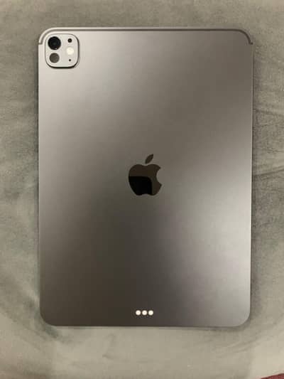 Apple ipad pro M5 competition