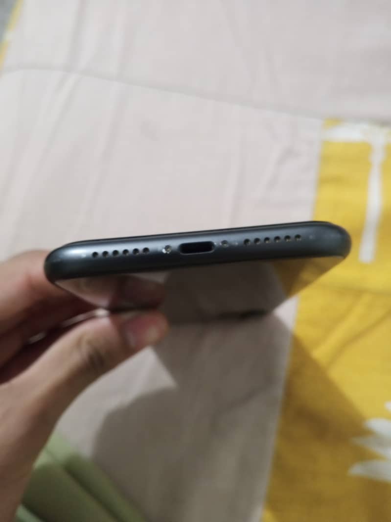 Apple iPhone 11 9