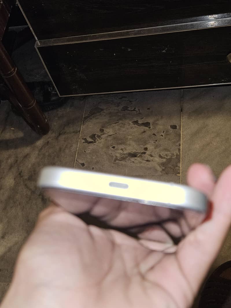 Apple iPhone 17 4