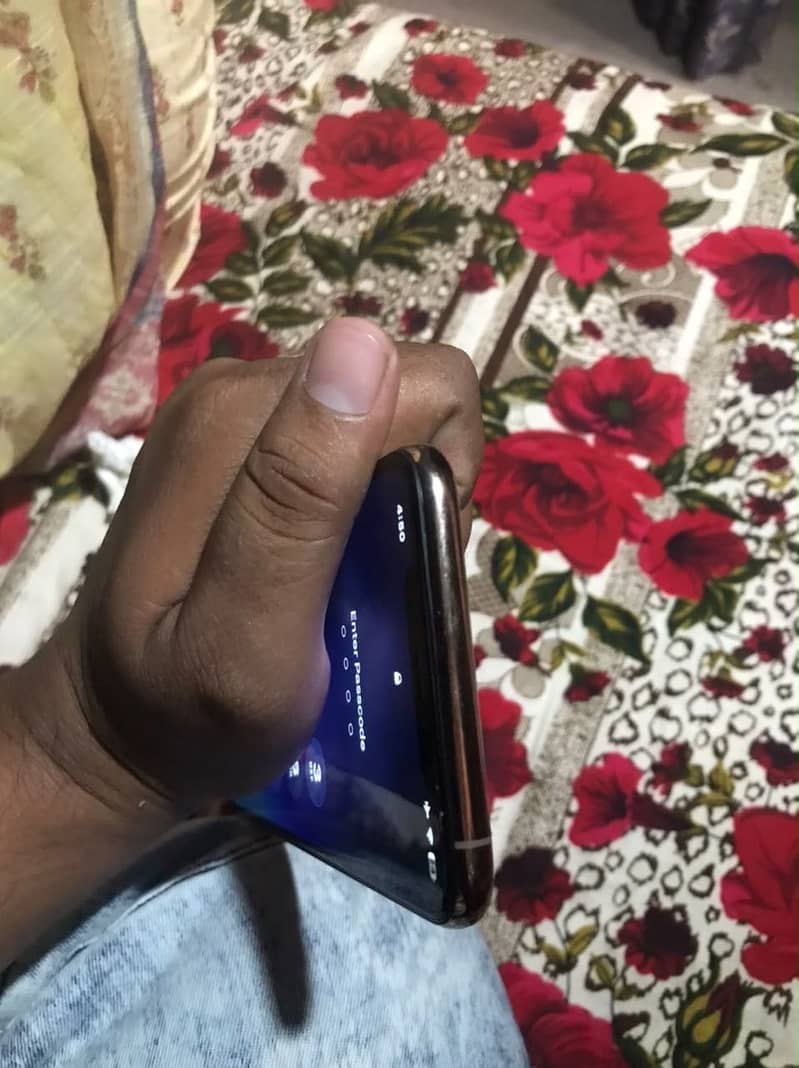Apple iPhone 11 Pro Max 6