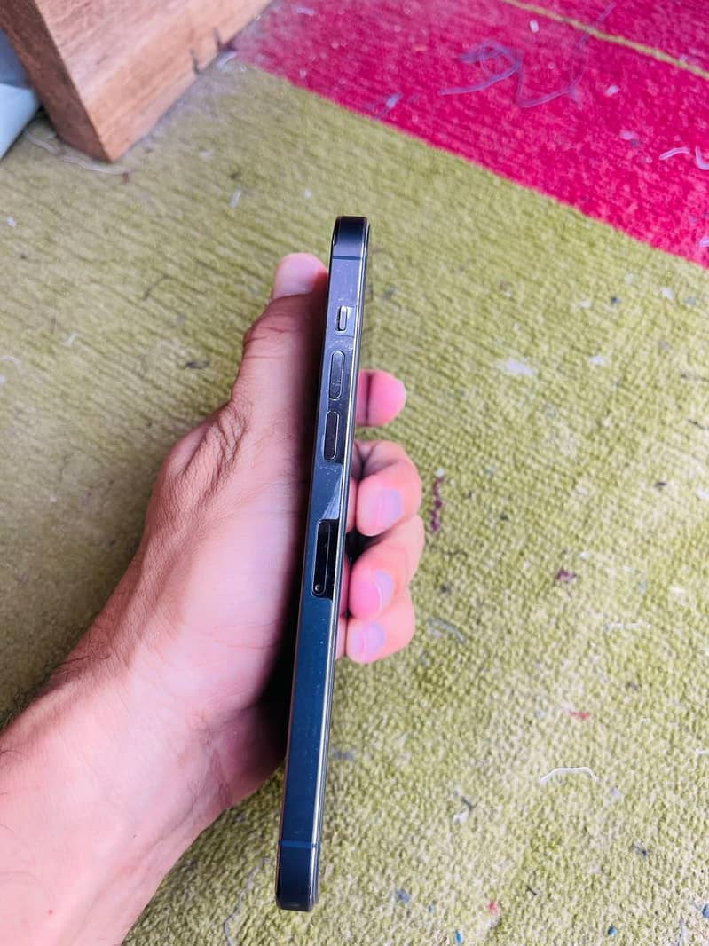 Apple iPhone 14 Pro Max 3