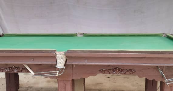 snooker table urgent sale size 4 $ 8 only call me 03004386556