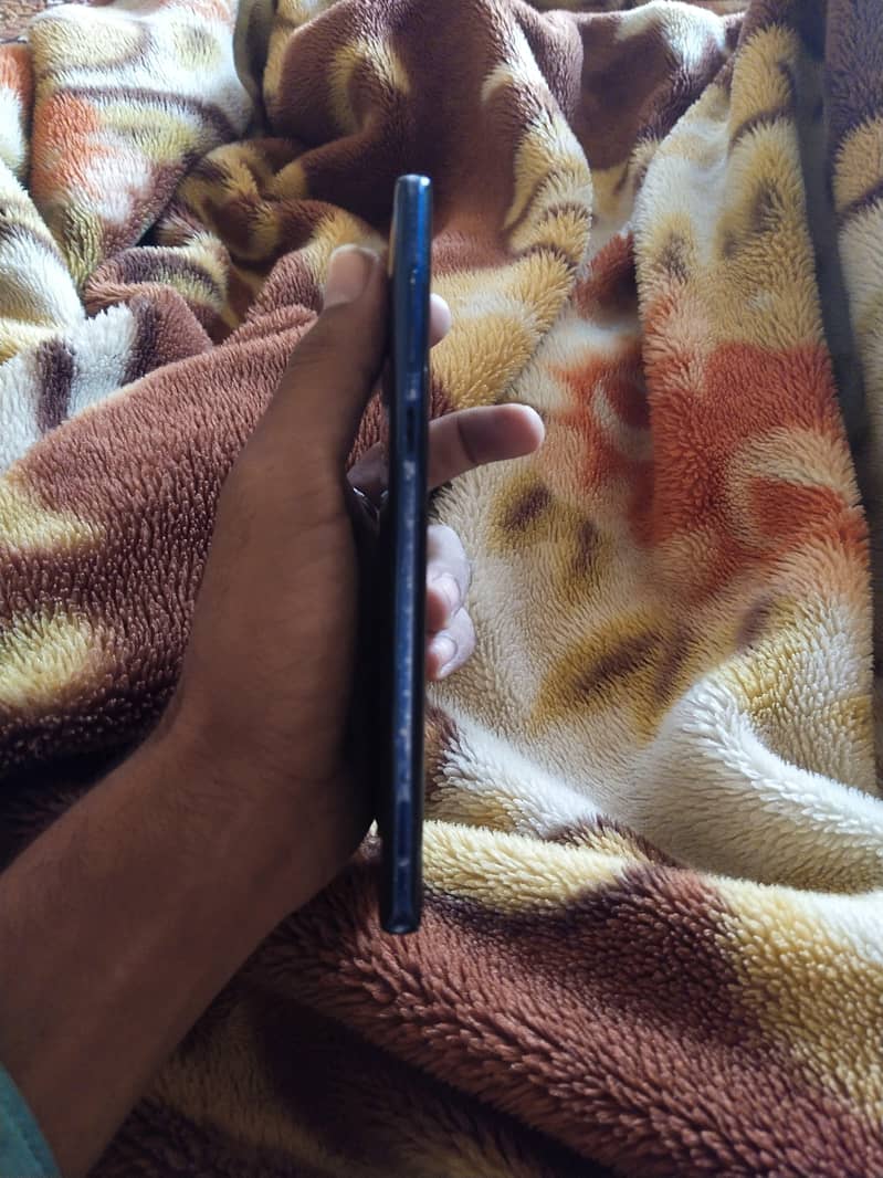 Samsung Mobile Note 9 1