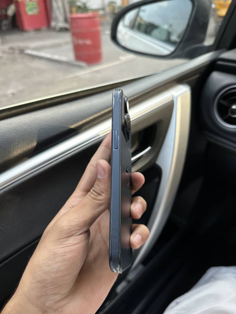 Apple iPhone 15 Pro Max 1
