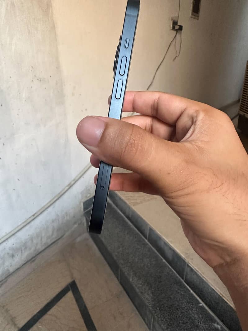 Apple iPhone 13 4