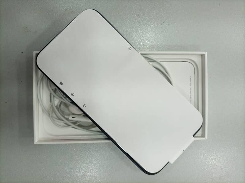 Apple iPhone 13 6