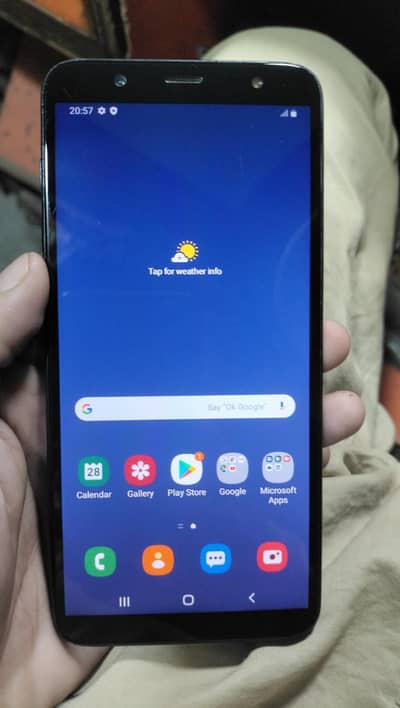 Samsung Mobile J8