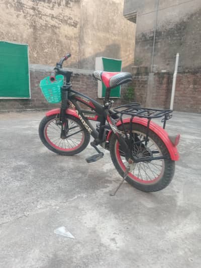 good condition ciycal 5 to 10 year kids