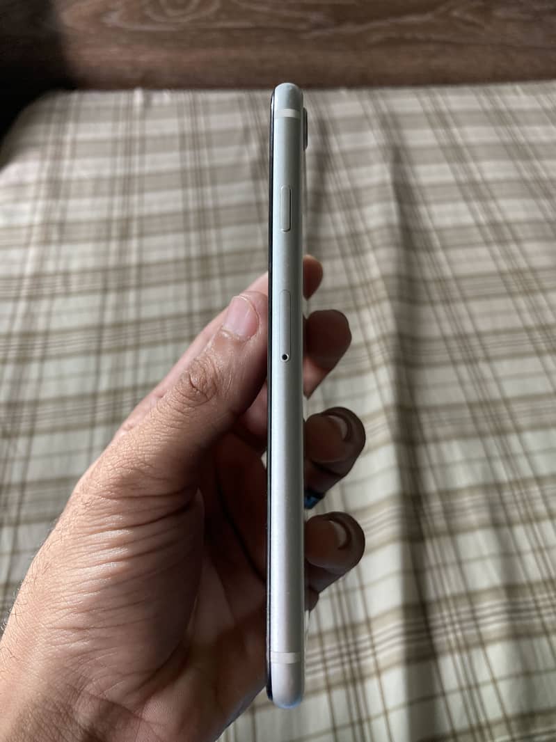Apple iPhone SE 3