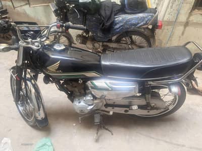 Cg 125 special edition Black colour