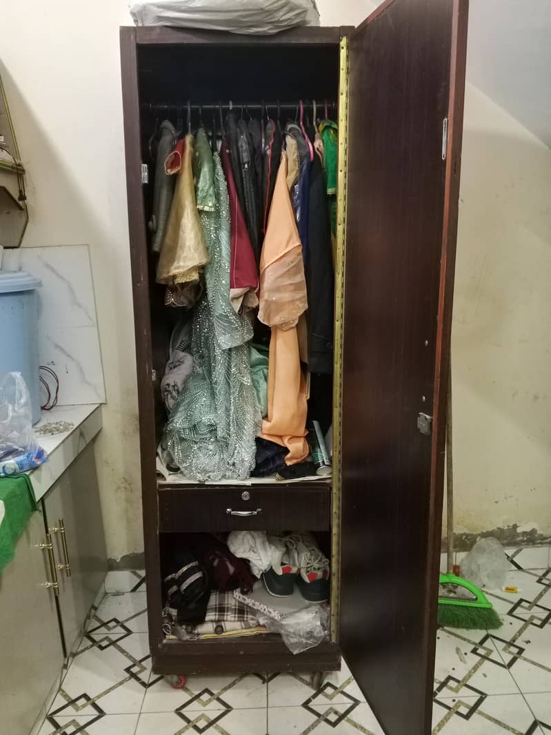 single wardrobe 0