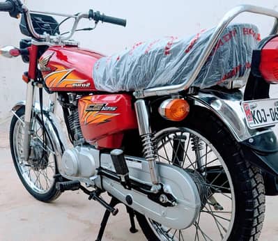 My call WhatsApp  03220428213//Honda 125 CG bike