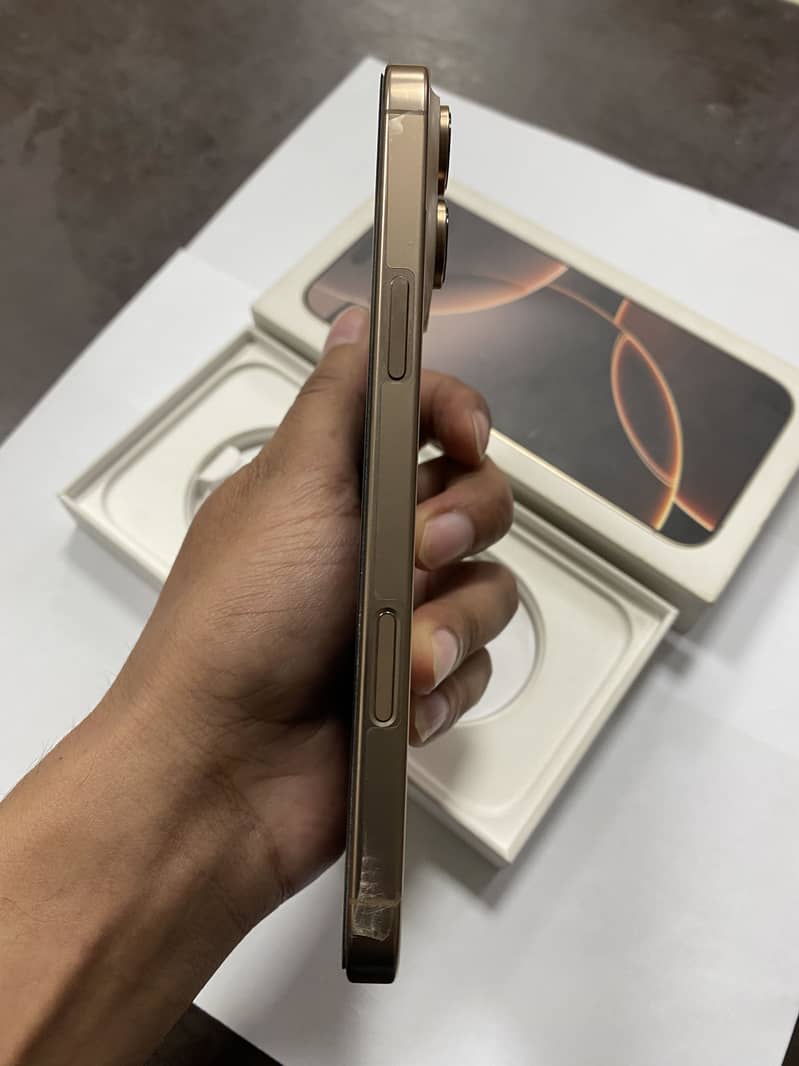Apple iPhone 16 Pro Max 7
