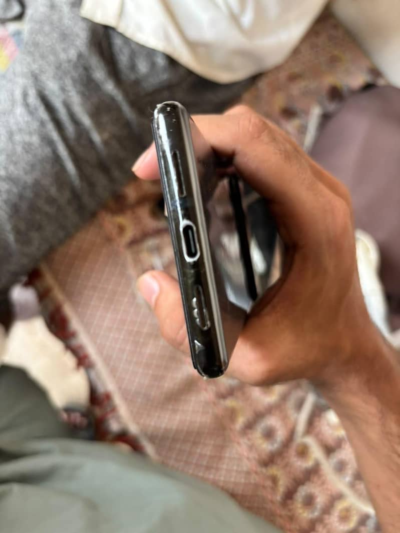 Google Pixel 6 4