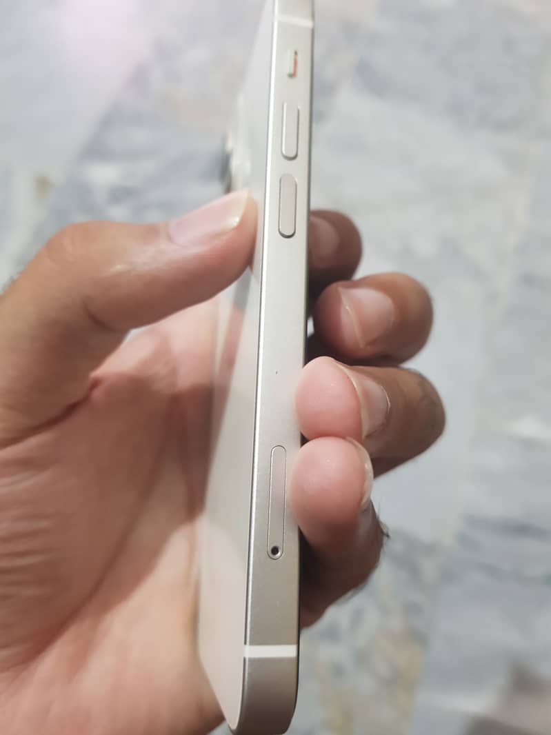 Apple iPhone 13 mini 2