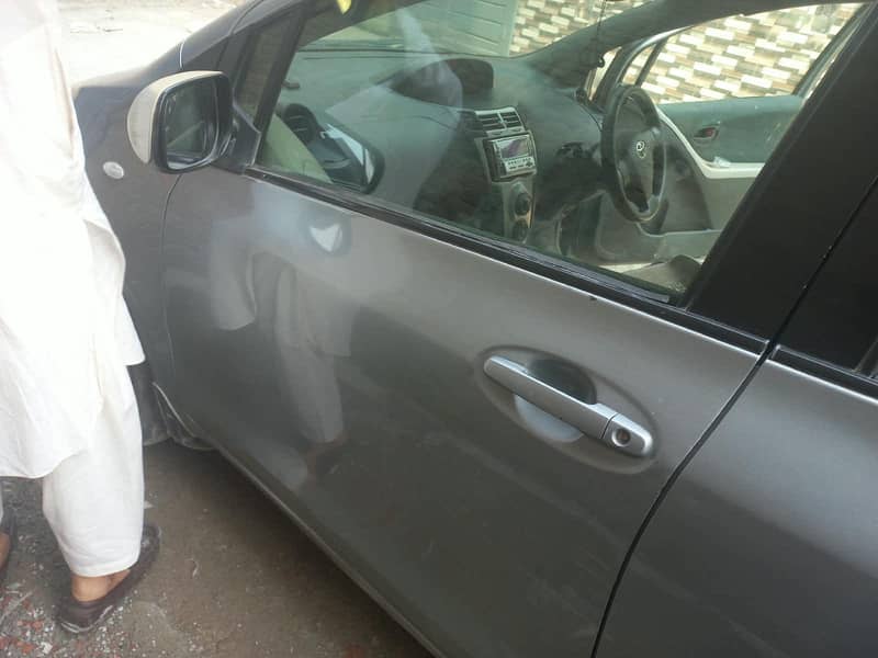 vitz 2010 4