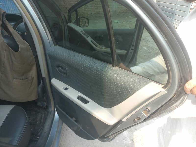 vitz 2010 7
