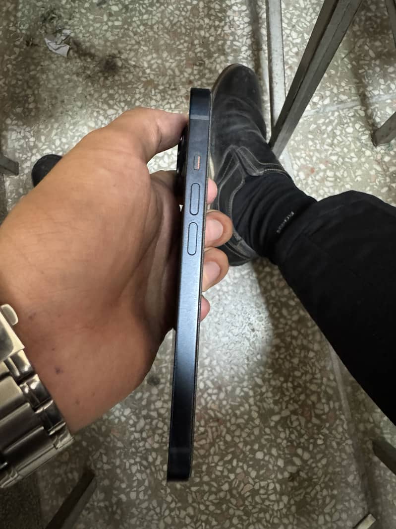 Iphone 12 4
