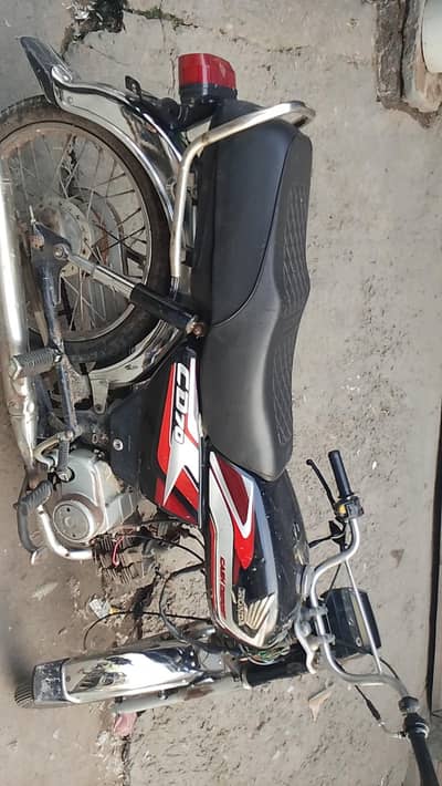 CD 70 2018 model all ok clear documents one handed use engine ok all