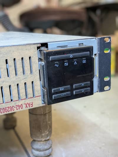 APC UPS 2200RMI2U