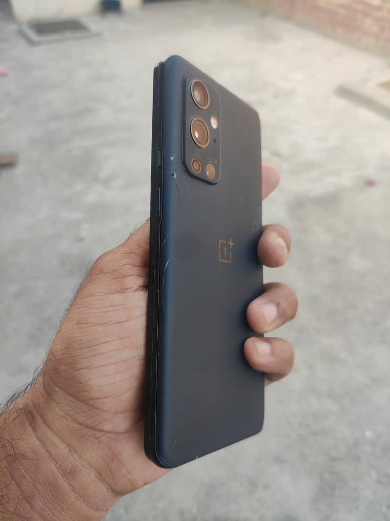 One Plus 9 Pro 7