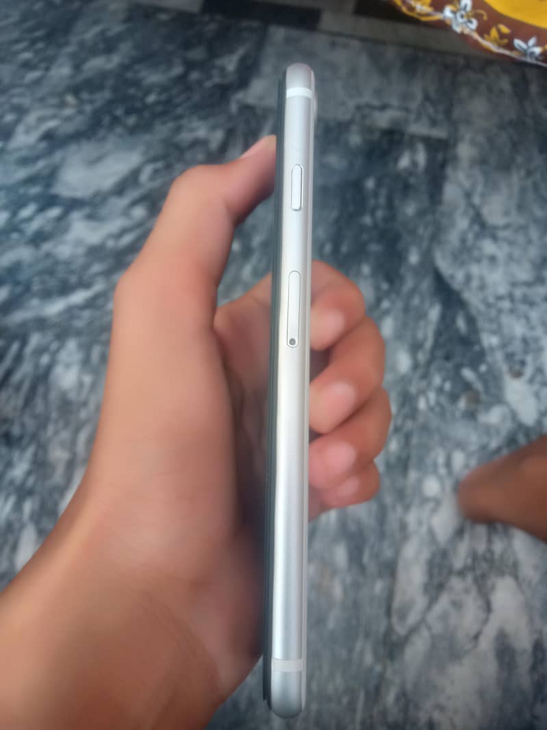Apple iPhone SE 3