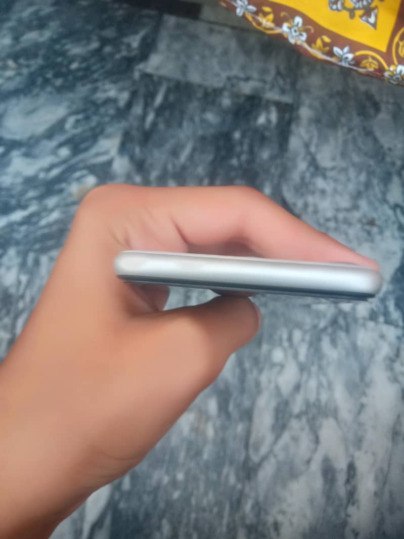 Apple iPhone SE 4