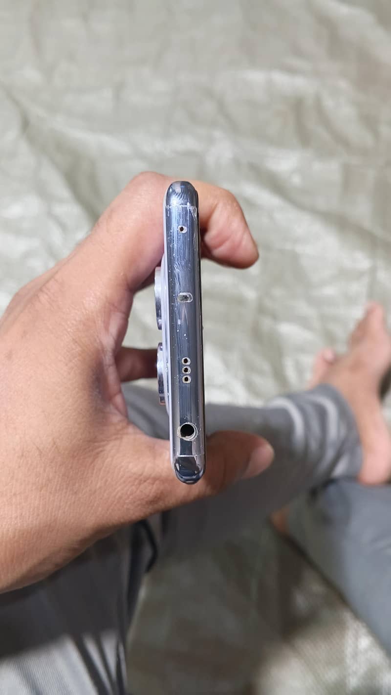 Xiaomi Redmi Note 14 Pro 1