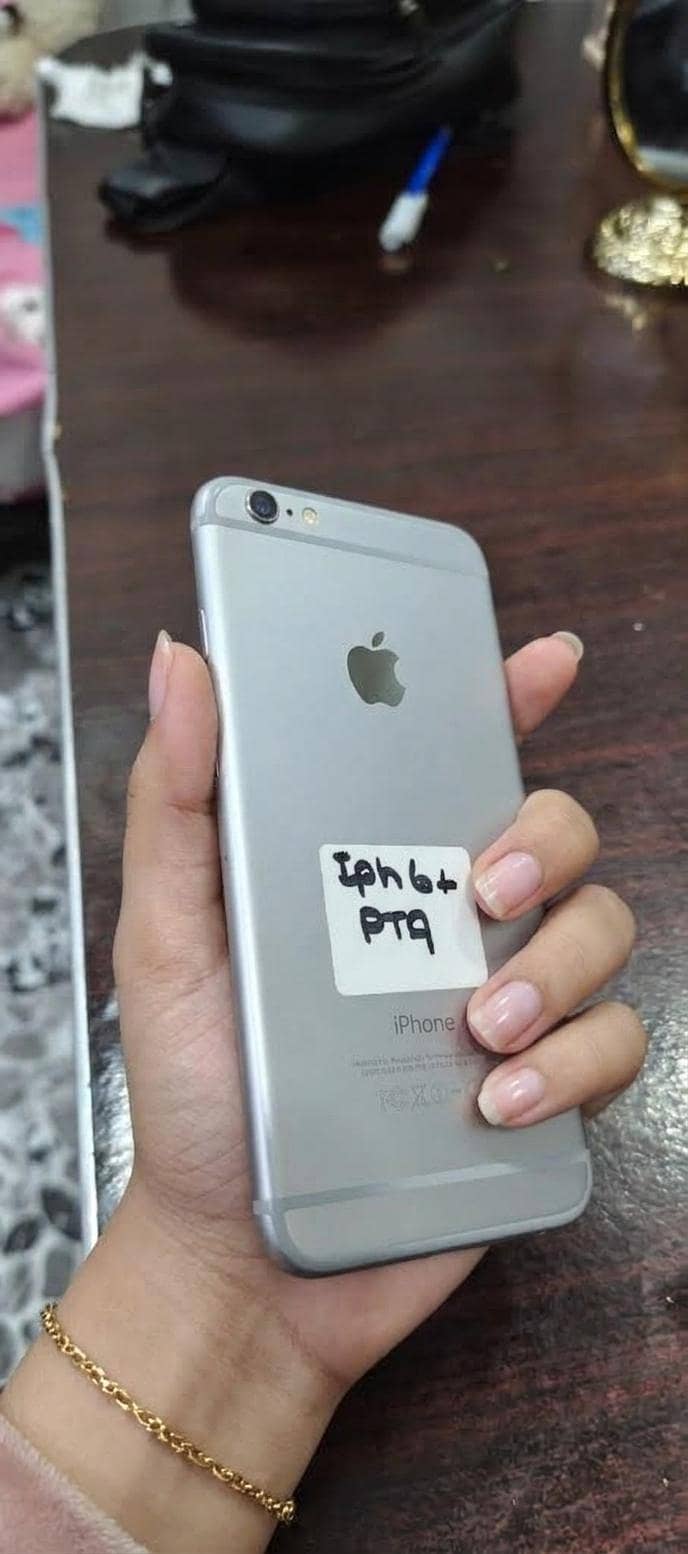 Apple iPhone 6 Plus 4