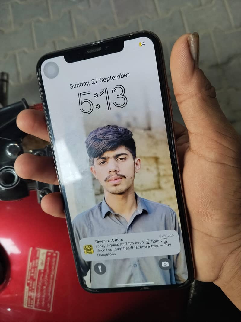 Apple iPhone XS Max 0
