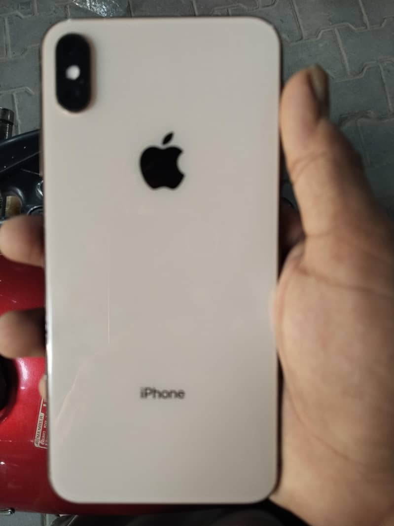 Apple iPhone XS Max 4