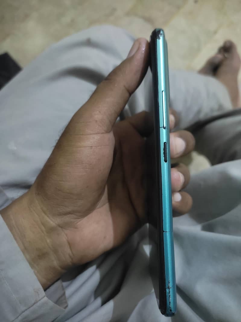 Itel Vision 2 4