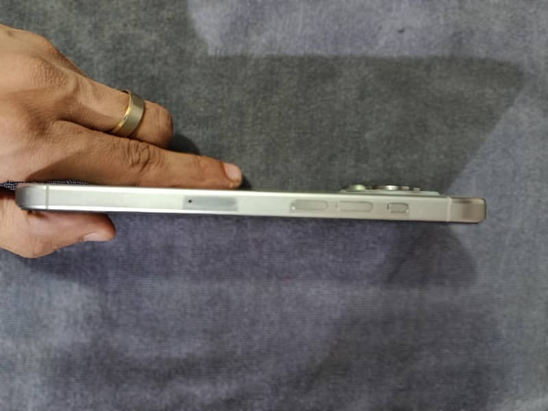 Apple iPhone 15 Pro Max 1